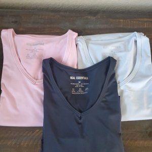 Real Essentials 3 Pack Women's Short Sleeve V-Neck Activewear T-Shirt Dry-Fit M
